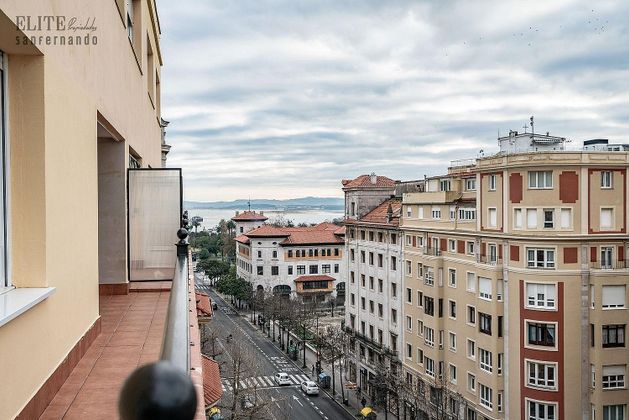 Foto 1 de Pis en venda a Centro - Ayuntamiento de 3 habitacions amb terrassa i calefacció