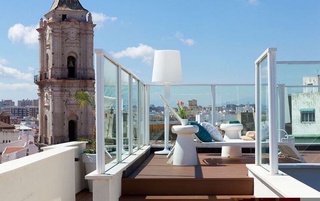 Foto 1 de Àtic en venda a Centro Histórico de 2 habitacions amb terrassa i balcó
