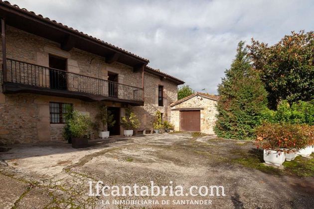 Foto 2 de Casa en venda a Villafufre de 4 habitacions amb garatge i balcó