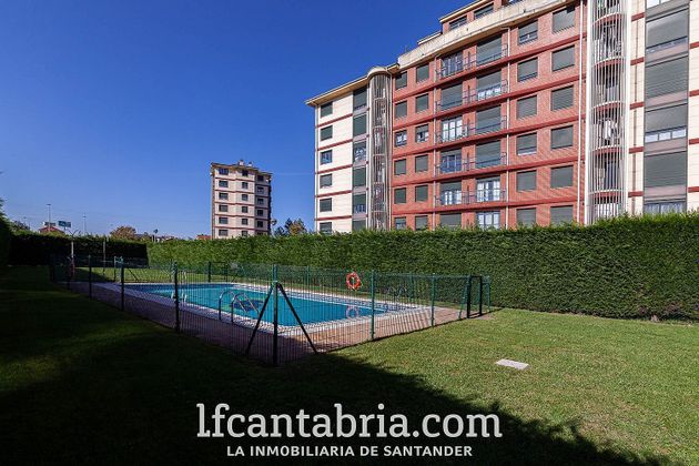 Foto 1 de Pis en venda a Valdenoja - La Pereda de 2 habitacions amb terrassa i piscina