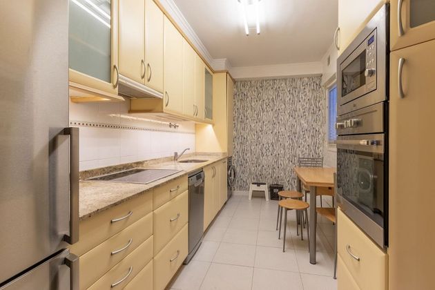 Foto 1 de Piso en alquiler en Errekaldeberri - Larraskitu de 2 habitaciones con garaje y muebles