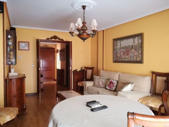 Foto 2 de Àtic en venda a calle Zarcero de 2 habitacions amb terrassa i balcó