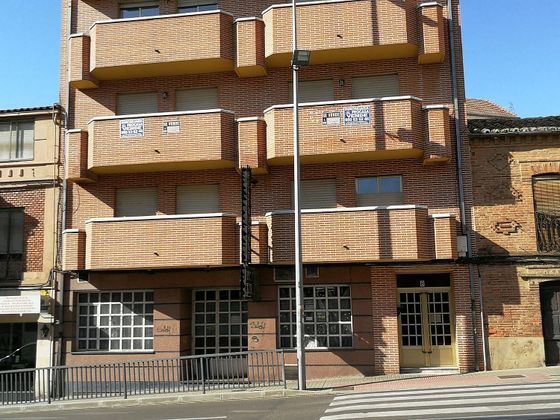 Foto 2 de Venta de piso en calle Federico Silva de 4 habitaciones con terraza y balcón
