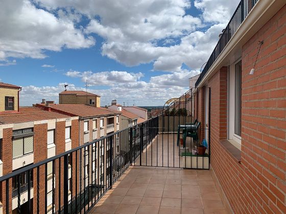 Foto 2 de Àtic en venda a calle La Rua de 1 habitació amb terrassa i garatge