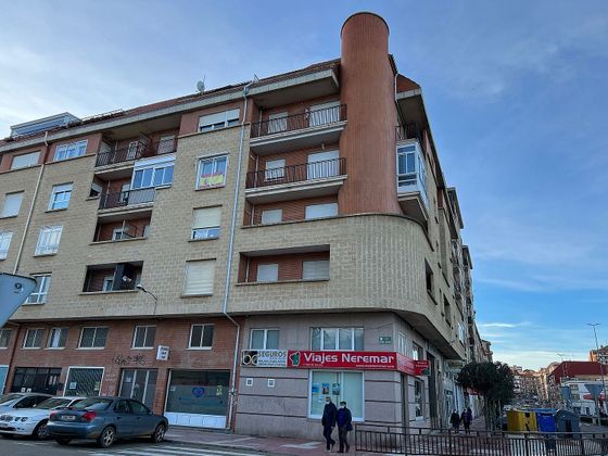 Foto 2 de Pis en venda a calle Federico Silva de 3 habitacions amb terrassa i balcó