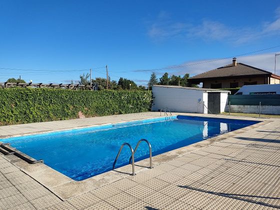 Foto 2 de Xalet en venda a calle Tamaral de 3 habitacions amb terrassa i piscina