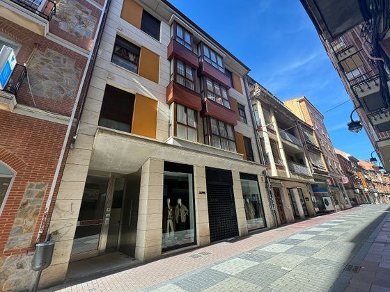 Foto 2 de Àtic en venda a calle La Rúa de 3 habitacions amb terrassa i calefacció