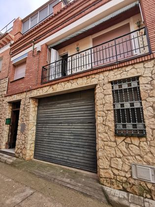Foto 1 de Casa en venda a calle Alfonso II de 5 habitacions amb terrassa i garatge