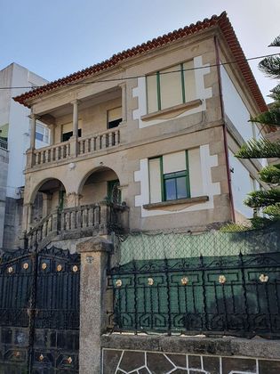 Foto 1 de Xalet en venda a Bouzas - Coia de 5 habitacions amb terrassa i garatge