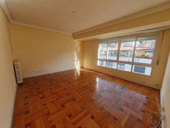 Foto 1 de Venta de piso en O Berbés - Peniche de 5 habitaciones con garaje y balcón