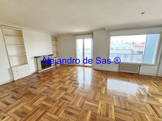 Foto 1 de Venta de piso en O Berbés - Peniche de 4 habitaciones con terraza y garaje