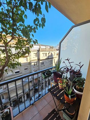 Foto 2 de Venta de piso en Praza España - Casablanca de 2 habitaciones con balcón y calefacción