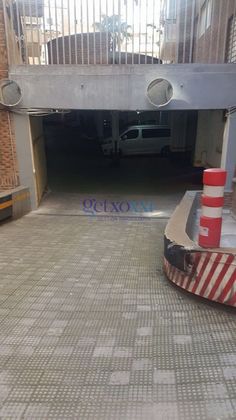 Foto 2 de Venta de garaje en Las Arenas Centro de 11 m²