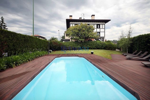 Foto 2 de Àtic en venda a Neguri de 2 habitacions amb piscina i garatge