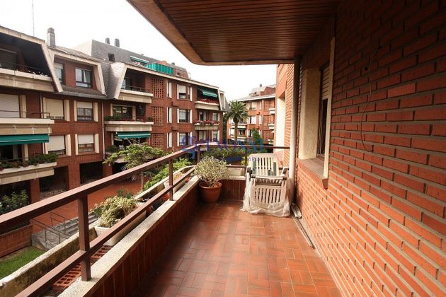 Foto 2 de Pis en venda a Las Arenas Centro de 4 habitacions amb terrassa i garatge