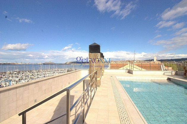 Foto 2 de Pis en venda a Las Arenas Centro de 4 habitacions amb terrassa i piscina