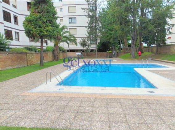 Foto 1 de Pis en venda a Las Arenas Centro de 5 habitacions amb terrassa i piscina