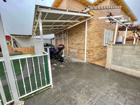 Foto 1 de Casa en venda a Cedillo del Condado de 4 habitacions amb piscina i garatge