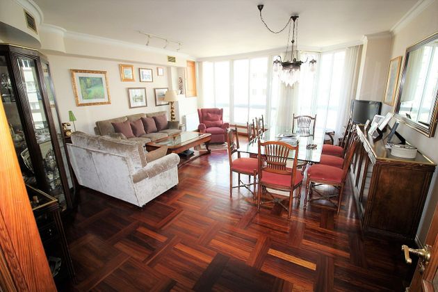 Foto 1 de Pis en venda a Praza España - Casablanca de 4 habitacions amb garatge i aire acondicionat