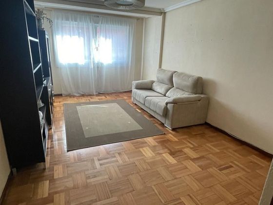 Foto 1 de Pis en venda a O Berbés - Peniche de 3 habitacions amb garatge i calefacció