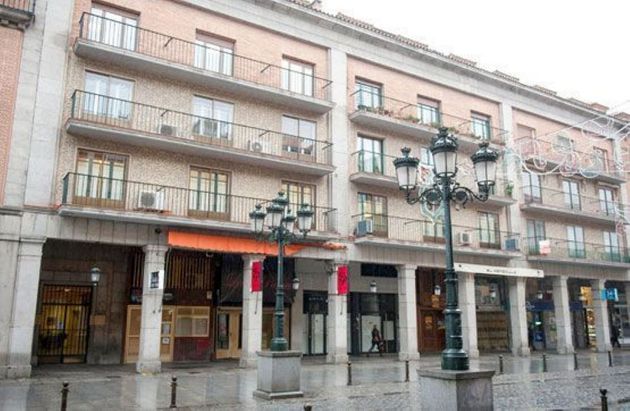 Foto 1 de Piso en venta en Centro - Segovia de 3 habitaciones con calefacción y ascensor