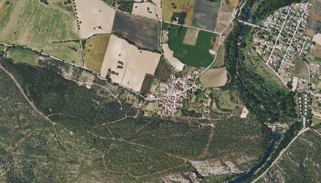 Foto 2 de Venta de terreno en Valle de Tobalina de 383 m²
