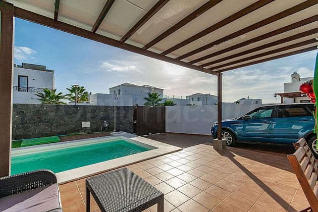 Foto 1 de Chalet en venta en Playa Blanca de 2 habitaciones con terraza y piscina