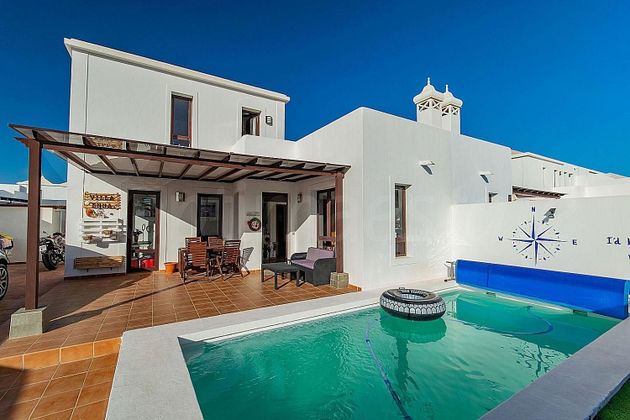Foto 2 de Chalet en venta en Playa Blanca de 2 habitaciones con terraza y piscina