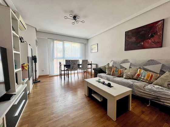 Foto 1 de Pis en venda a calle Donostia Ibilbidea de 3 habitacions amb garatge i balcó
