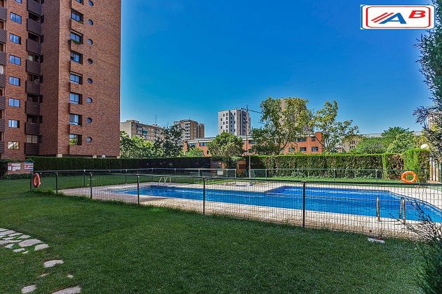 Foto 1 de Alquiler de piso en avenida De Juan Pablo II de 2 habitaciones con terraza y piscina
