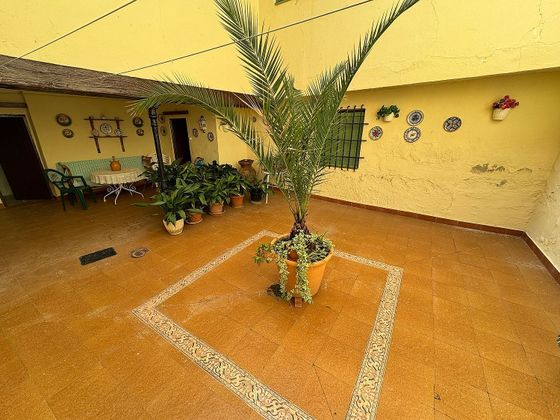 Foto 1 de Casa adosada en venta en Yepes de 6 habitaciones con jardín