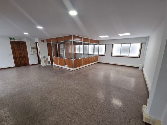 Foto 1 de Oficina en alquiler en Os Mallos - San Cristóbal de 122 m²