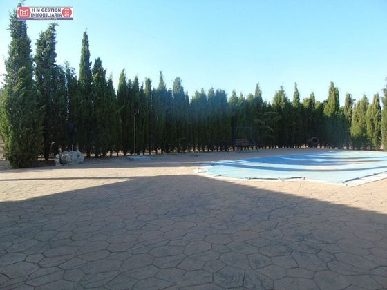 Foto 1 de Xalet en venda a Campo de Criptana de 4 habitacions amb piscina i jardí