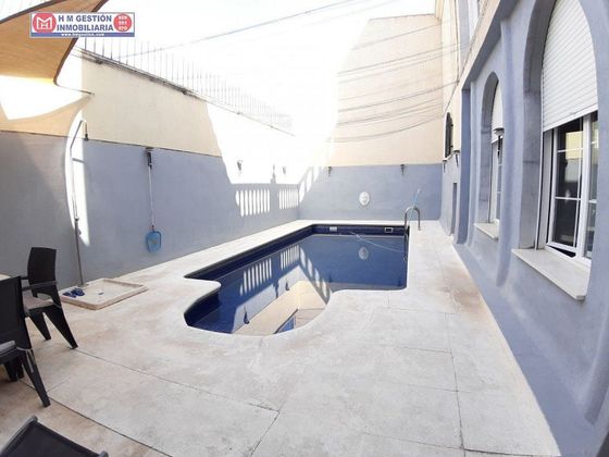 Foto 2 de Xalet en venda a Herencia de 6 habitacions amb terrassa i piscina