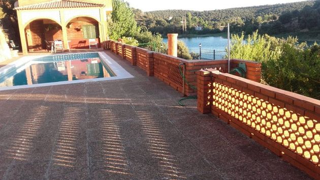 Foto 1 de Chalet en venta en Ruidera de 5 habitaciones con terraza y piscina