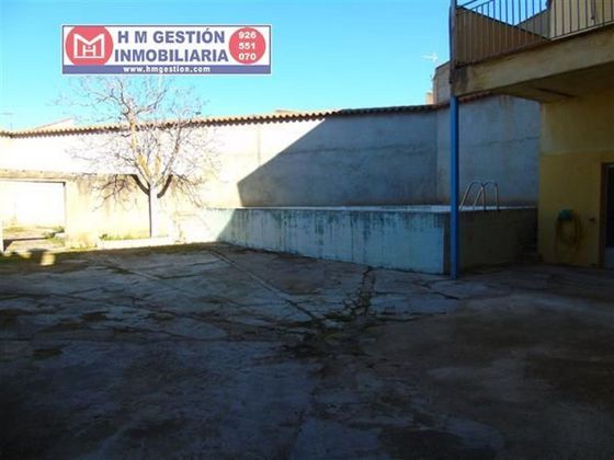 Foto 2 de Venta de chalet en Alcázar de San Juan de 10 habitaciones con piscina y garaje