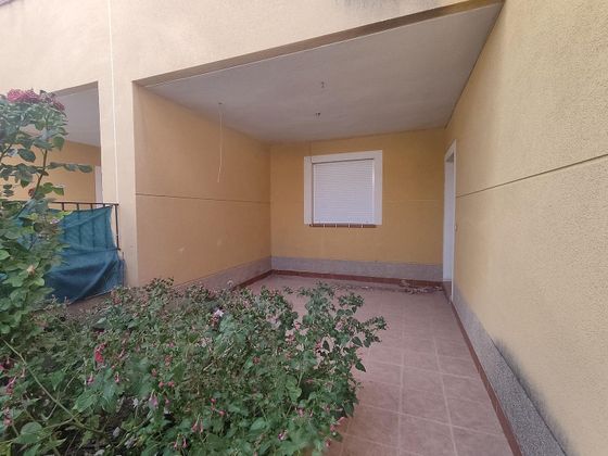 Foto 1 de Venta de casa adosada en Miguel Esteban de 4 habitaciones con terraza