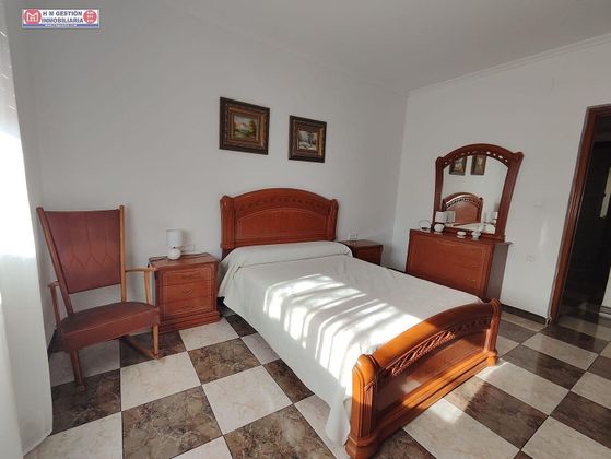Foto 1 de Venta de chalet en Alcázar de San Juan de 6 habitaciones con garaje y aire acondicionado