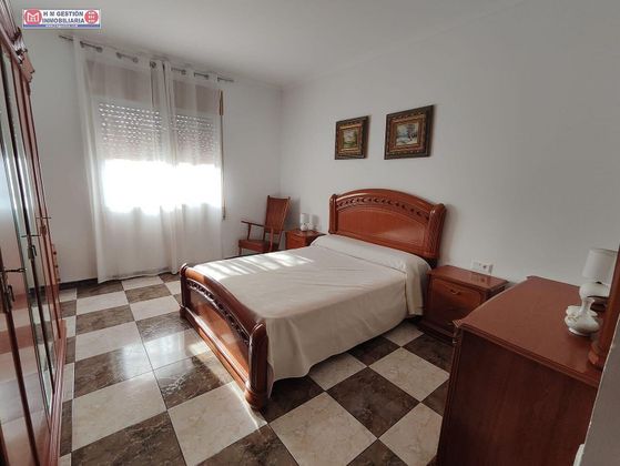 Foto 2 de Venta de chalet en Alcázar de San Juan de 6 habitaciones con garaje y aire acondicionado