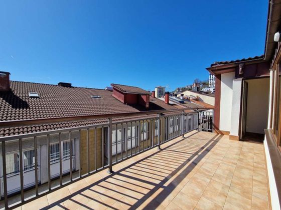 Foto 2 de Pis en venda a Zarautz de 4 habitacions amb terrassa i balcó