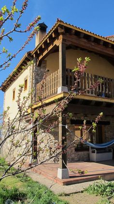 Foto 1 de Xalet en venda a Torrecaballeros de 5 habitacions amb terrassa i garatge