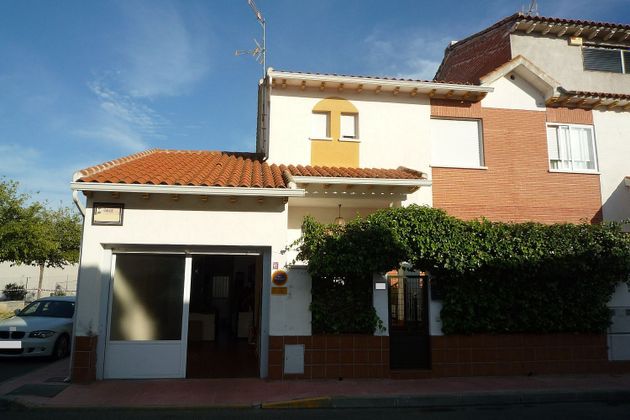 Foto 1 de Casa adosada en venta en Torrijos de 5 habitaciones con aire acondicionado y calefacción