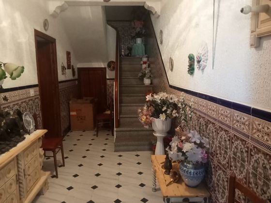 Foto 2 de Casa adosada en venta en Torrijos de 4 habitaciones con piscina y calefacción
