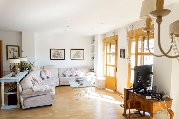 Foto 2 de Dúplex en venda a Torrijos de 5 habitacions amb garatge i balcó