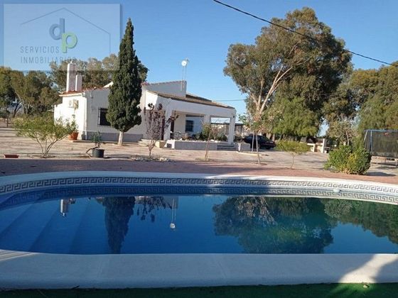 Foto 1 de Xalet en venda a calle Torrellano de 3 habitacions amb piscina i garatge