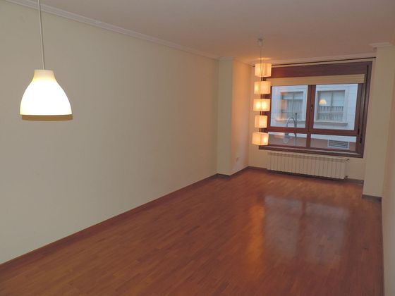 Foto 2 de Piso en venta en Arteixo de 3 habitaciones con terraza y garaje