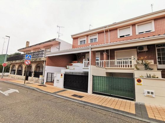 Foto 1 de Xalet en venda a calle Segura de 4 habitacions amb terrassa i garatge