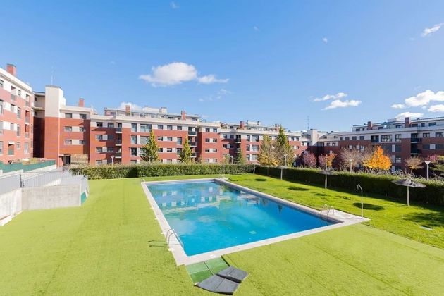 Foto 1 de Pis en venda a calle Enrique IV de 2 habitacions amb terrassa i piscina