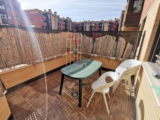 Foto 1 de Pis en venda a calle Ramón y Cajal de 2 habitacions amb terrassa i piscina