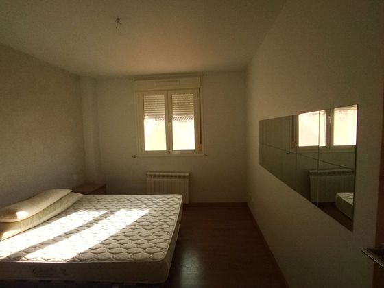 Foto 2 de Venta de piso en Santovenia de Pisuerga de 2 habitaciones con garaje y calefacción
